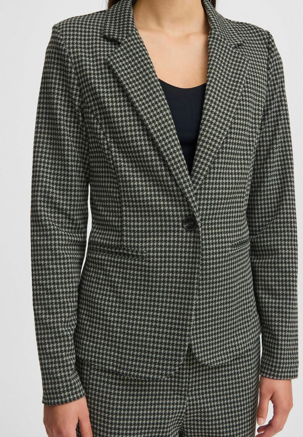 Блейзер KATE HOUNDSTOOTH ICHI, черный
Блейзер KATE HOUNDSTOOTH ICHI, черный