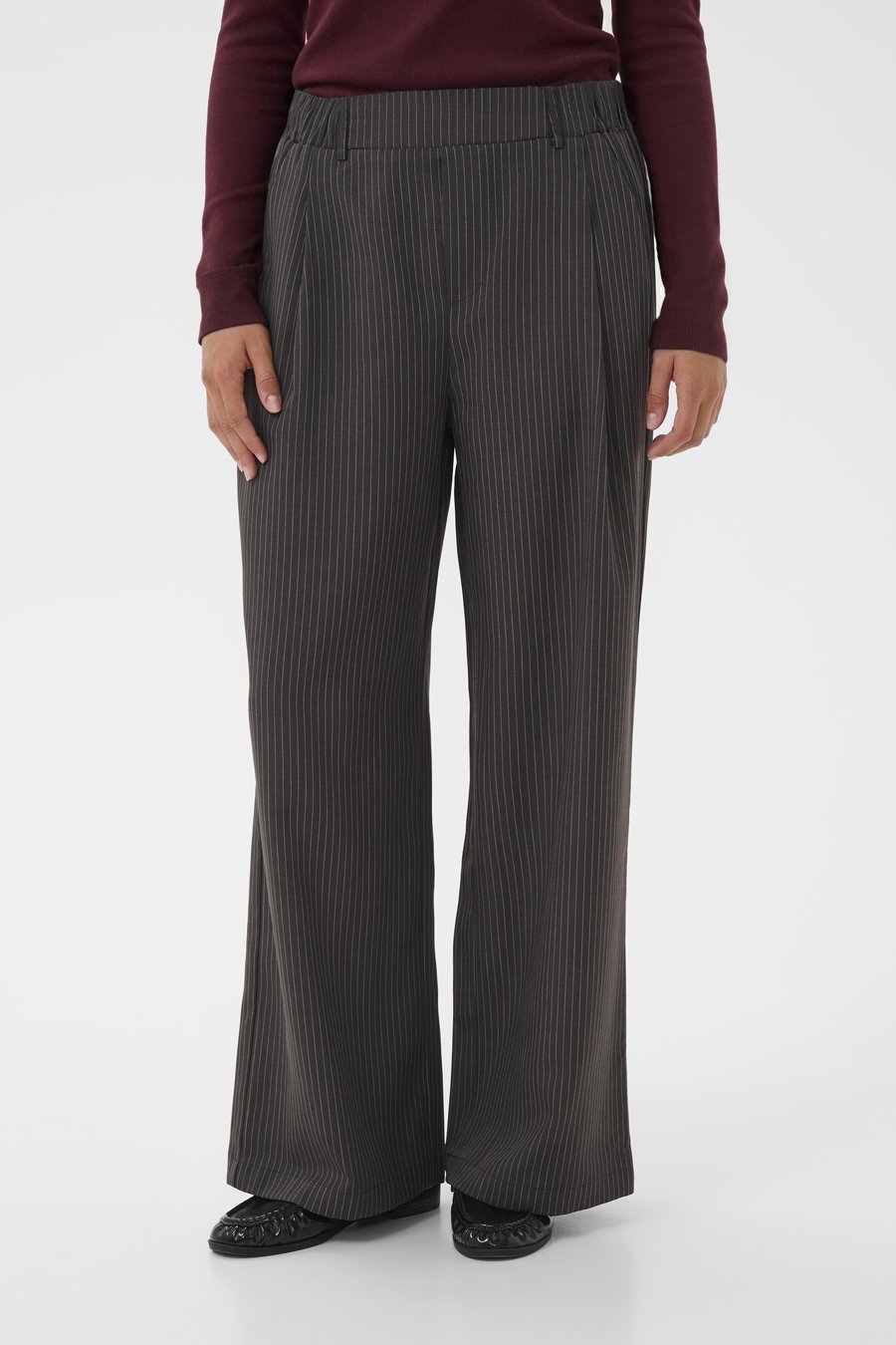 Брюки Kaffe KAREN PINSTRIPED, Grey Pinstripe Cc/Dark Grey
Брюки Kaffe KAREN PINSTRIPED, Grey Pinstripe Cc/Dark Grey