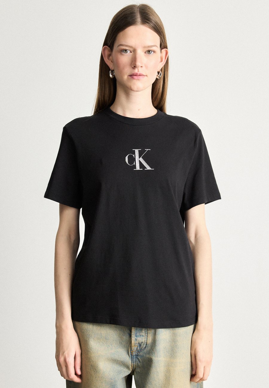 Футболка Calvin Klein Jeans CLASSIC FOIL TEE, Black/Silver-Coloured/Black, Черный, Футболка Calvin Klein Jeans CLASSIC FOIL TEE, Black/Silver-Coloured/Black
Футболка Calvin Klein Jeans CLASSIC FOIL TEE, Black/Silver-Coloured/Black, Черный, Футболка Calvin Klein Jeans CLASSIC FOIL TEE, Black/Silver-Coloured/Black