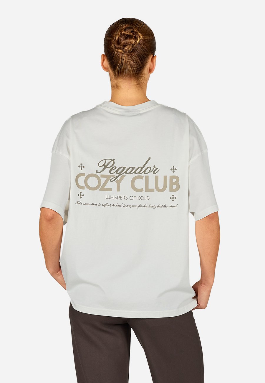 Футболка Pegador MARSALA HEAVY OVERSIZED TEE, Washed Snow White/Off-White, Белый, Футболка Pegador MARSALA HEAVY OVERSIZED TEE, Washed Snow White/Off-White
Футболка Pegador MARSALA HEAVY OVERSIZED TEE, Washed Snow White/Off-White, Белый, Футболка Pegador MARSALA HEAVY OVERSIZED TEE, Washed Snow White/Off-White