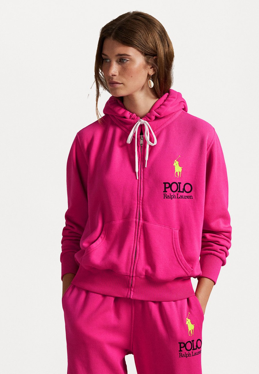 Толстовка Polo Ralph Lauren BIG PONY LIGHTWEIGHT FLEECE ZIP HOODIE, Bright Pink/Pink
Толстовка Polo Ralph Lauren BIG PONY LIGHTWEIGHT FLEECE ZIP HOODIE, Bright Pink/Pink