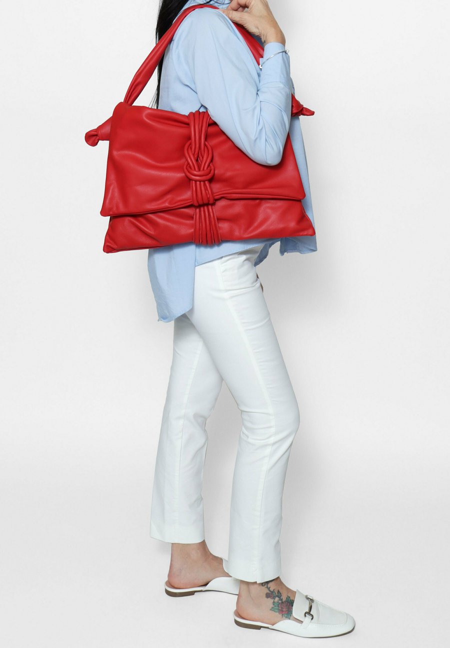 Сумка Chiara Ferretti SHOULDER, Red
Сумка Chiara Ferretti SHOULDER, Red