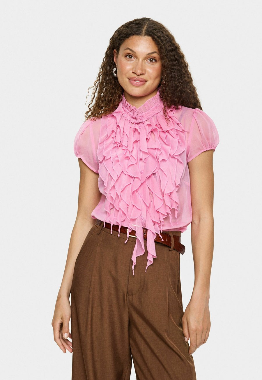 Блуза Saint Tropez LILJASZ CRINKLE SS SHIRT, Wild Rose/Pink
Блуза Saint Tropez LILJASZ CRINKLE SS SHIRT, Wild Rose/Pink