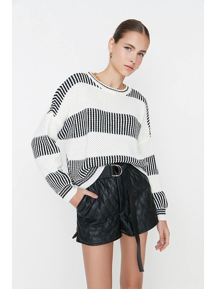 Свитер trendyol, белый
Свитер trendyol, белый