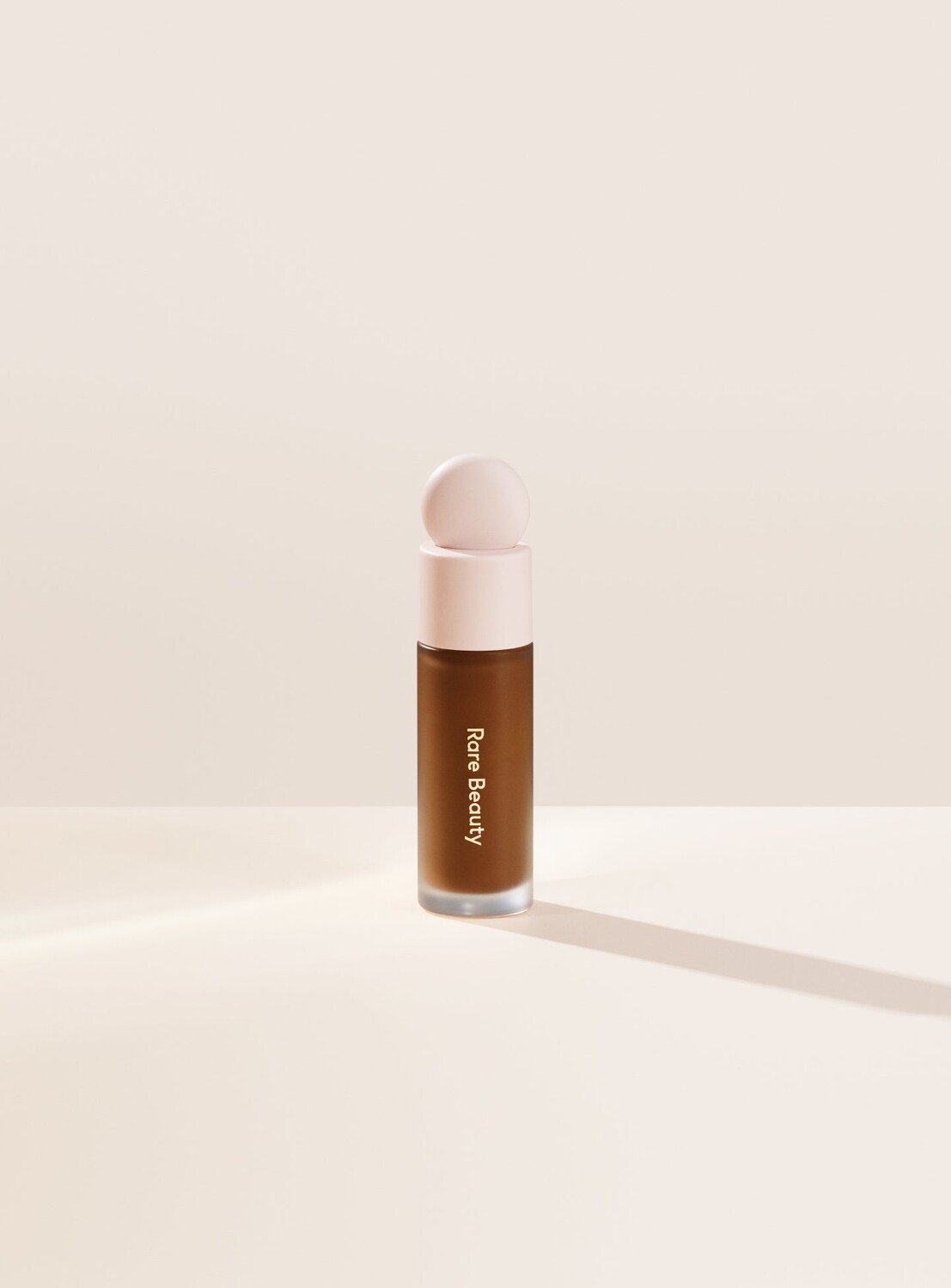 Осветляющий консилер Liquid Touch Rare Beauty, цвет 530n/deep with neutral red undertones
Осветляющий консилер Liquid Touch Rare Beauty, цвет 530n/deep with neutral red undertones