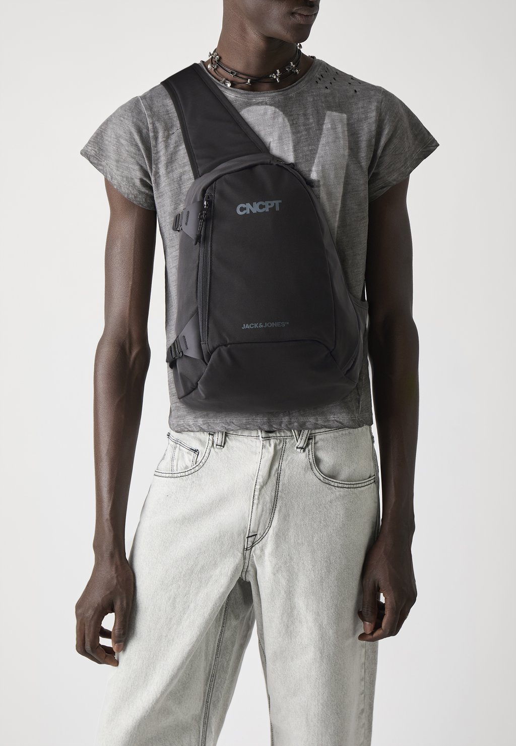 Рюкзак JACPARKER SMALL BACKPACK AND SLING BAG SET - Across body bag Jack & Jones, черный
Рюкзак JACPARKER SMALL BACKPACK AND SLING BAG SET - Across body bag Jack & Jones, черный