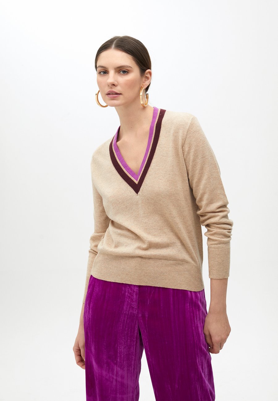 Джемпер LOLA CASADEMUNT Jumper, Beige
Джемпер LOLA CASADEMUNT Jumper, Beige