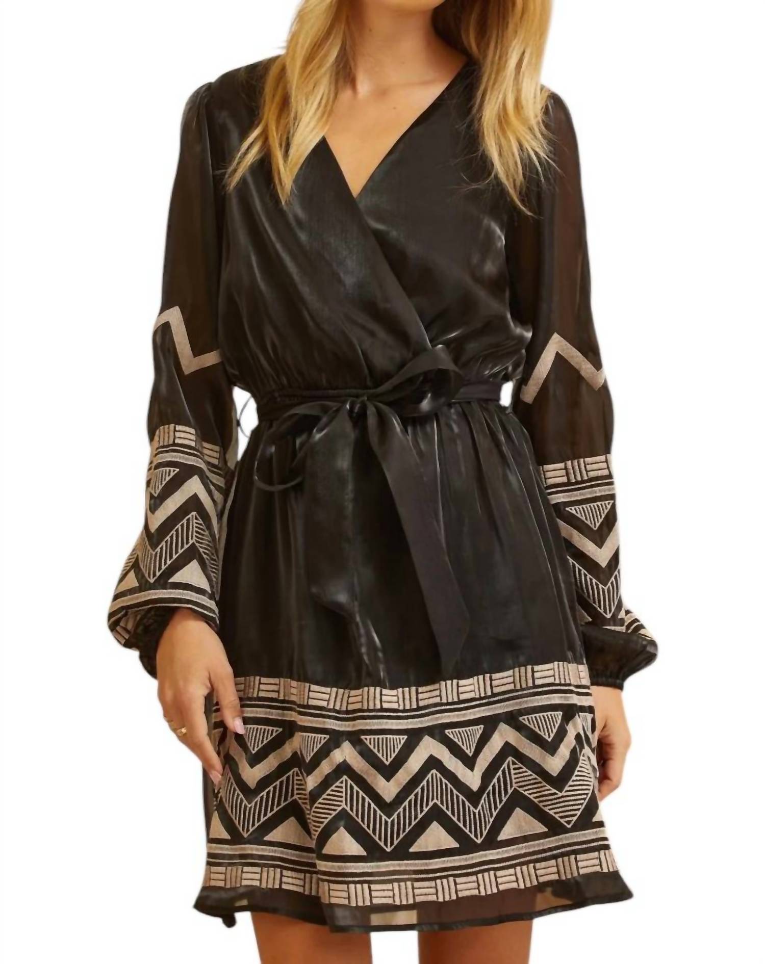 Платье Sweeter Days Together в черном цвете ANDREE BY UNIT
Платье Sweeter Days Together в черном цвете ANDREE BY UNIT