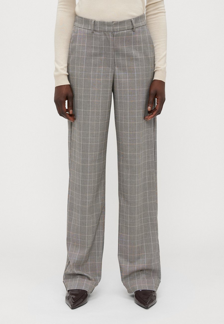 Брюки ONLY Tall ONLCATIA LIFE CHECK , Cloud Dancer/Serenity/Toasted Coconut/Off-White
Брюки ONLY Tall ONLCATIA LIFE CHECK , Cloud Dancer/Serenity/Toasted Coconut/Off-White