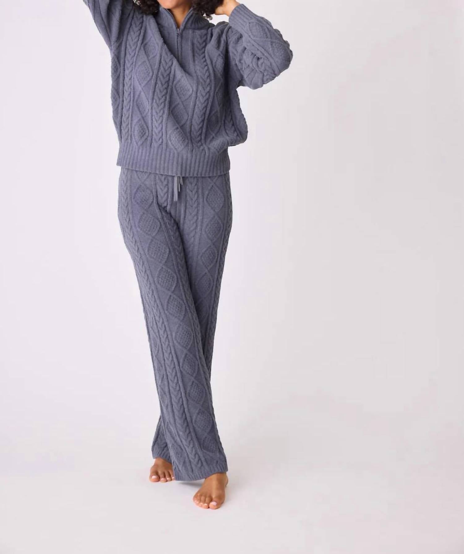 Уютный свитер с кабельным узором и молнией до четверти из шенилла в антрацитовом цвете PJ Salvage
Уютный свитер с кабельным узором и молнией до четверти из шенилла в антрацитовом цвете PJ Salvage