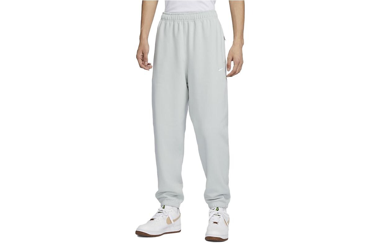 Трикотажные спортивные штаны мужские серебристые Nike, цвет Silver
Трикотажные спортивные штаны мужские серебристые Nike, цвет Silver