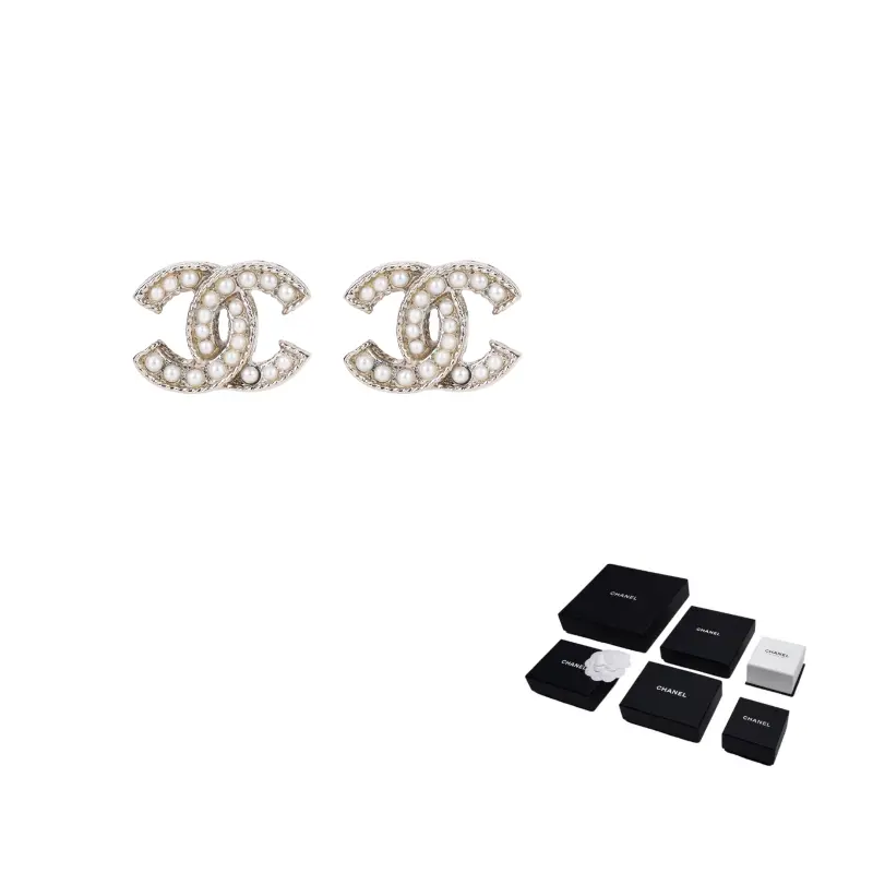 Серьги-гвоздики CC для женщин CHANEL
Серьги-гвоздики CC для женщин CHANEL