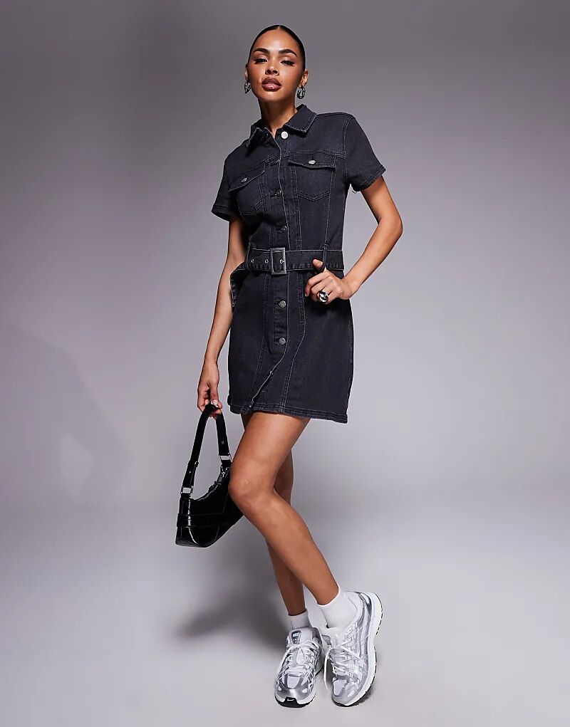 Джинсовое мини-платье Liquor N Poker с короткими рукавами, застежкой на пуговицы в стиле 60-х с массивным поясом, черное, стираное
Джинсовое мини-платье Liquor N Poker с короткими рукавами, застежкой на пуговицы в стиле 60-х с массивным поясом, черное, стираное