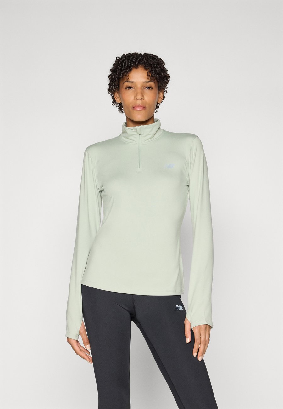 Топ New Balance SPORT ESSENTIALS SPACE DYE QUARTER ZIP, Garter Snake/Khaki
Топ New Balance SPORT ESSENTIALS SPACE DYE QUARTER ZIP, Garter Snake/Khaki