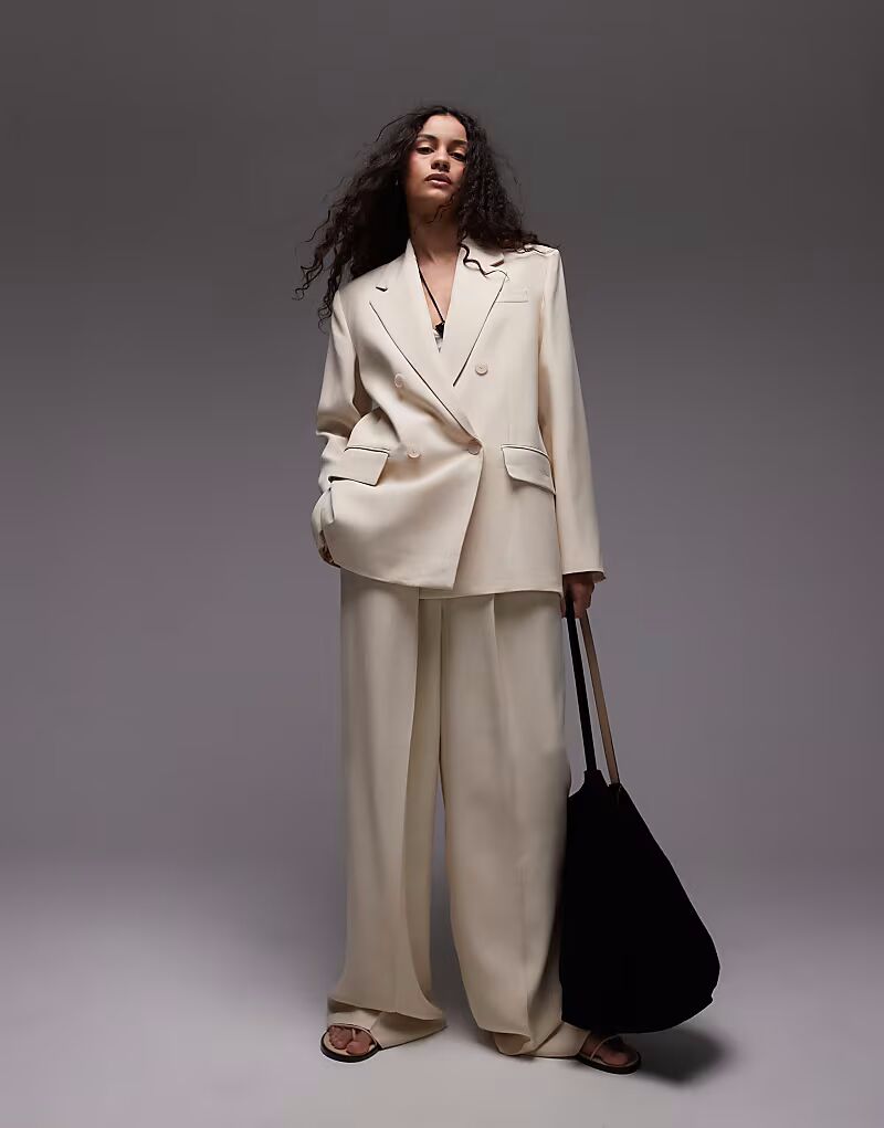 Брюки прямого кроя бледно-желтого цвета Mango
Брюки прямого кроя бледно-желтого цвета Mango