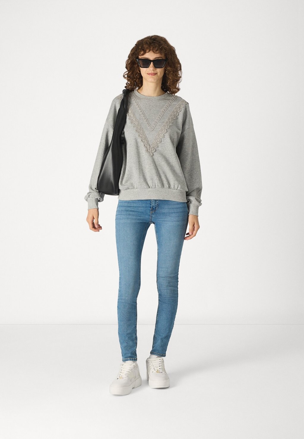 Толстовка JDYEBBA JDY, светло-серо-пестрый
Толстовка JDYEBBA JDY, светло-серо-пестрый