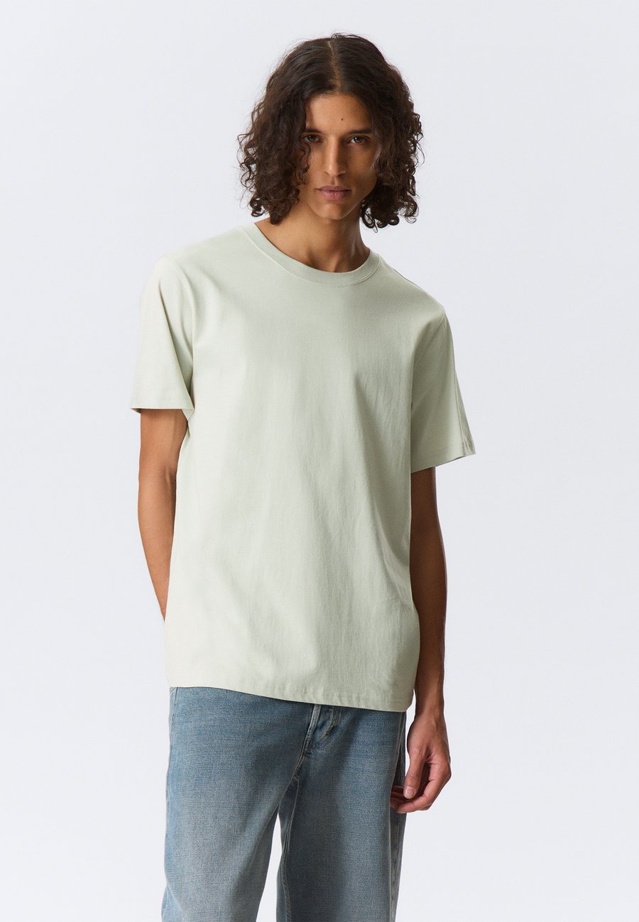 Футболка Weekday STANDARD, Pastel Green/Mottled Green, Зеленый, Футболка Weekday STANDARD, Pastel Green/Mottled Green
Футболка Weekday STANDARD, Pastel Green/Mottled Green, Зеленый, Футболка Weekday STANDARD, Pastel Green/Mottled Green