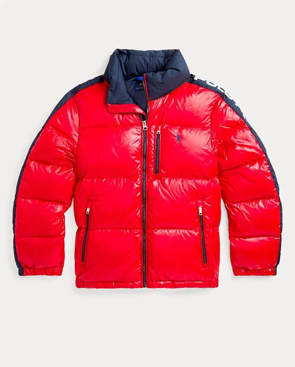 Пуховик для мальчика с капюшоном и логотипом на рукаве Polo Ralph Lauren, красный
Пуховик для мальчика с капюшоном и логотипом на рукаве Polo Ralph Lauren, красный