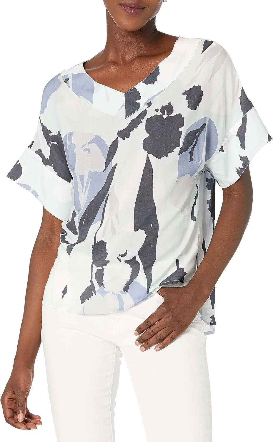 Женская футболка с V-вырезом и коротким рукавом b new york
Женская футболка с V-вырезом и коротким рукавом b new york