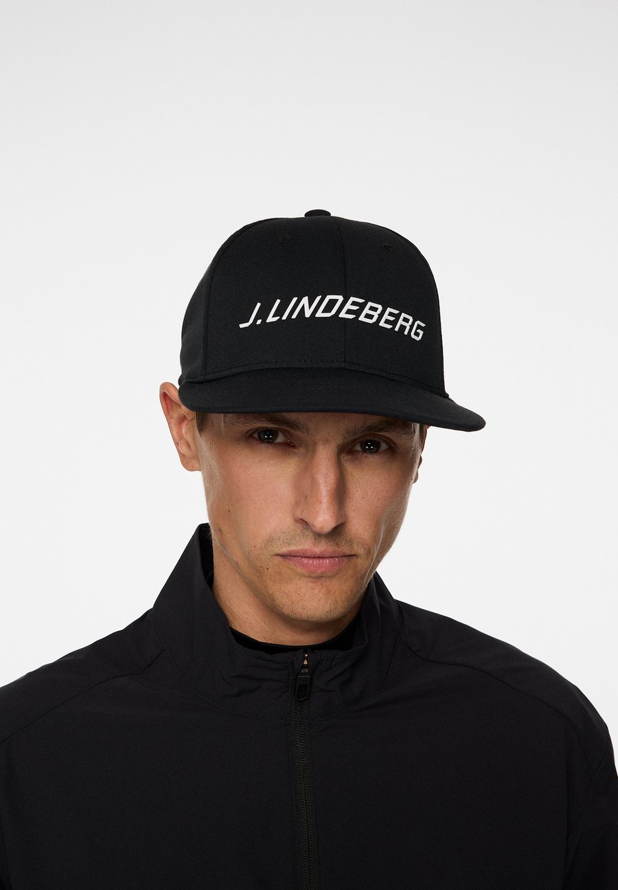 Бейсболка J.LINDEBERG Sports DRIVE, Black
Бейсболка J.LINDEBERG Sports DRIVE, Black