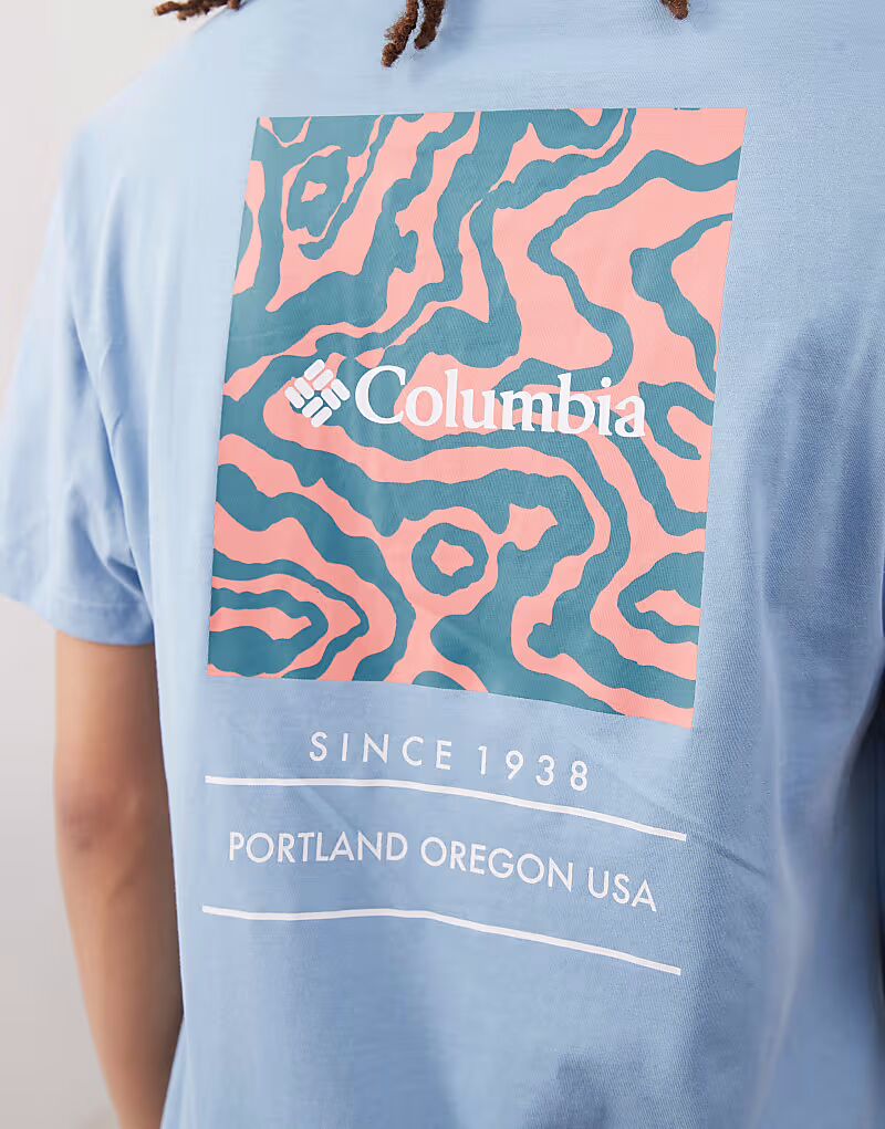 Футболка Columbia Barton Springs с короткими рукавами и графическим принтом синего цвета
Футболка Columbia Barton Springs с короткими рукавами и графическим принтом синего цвета