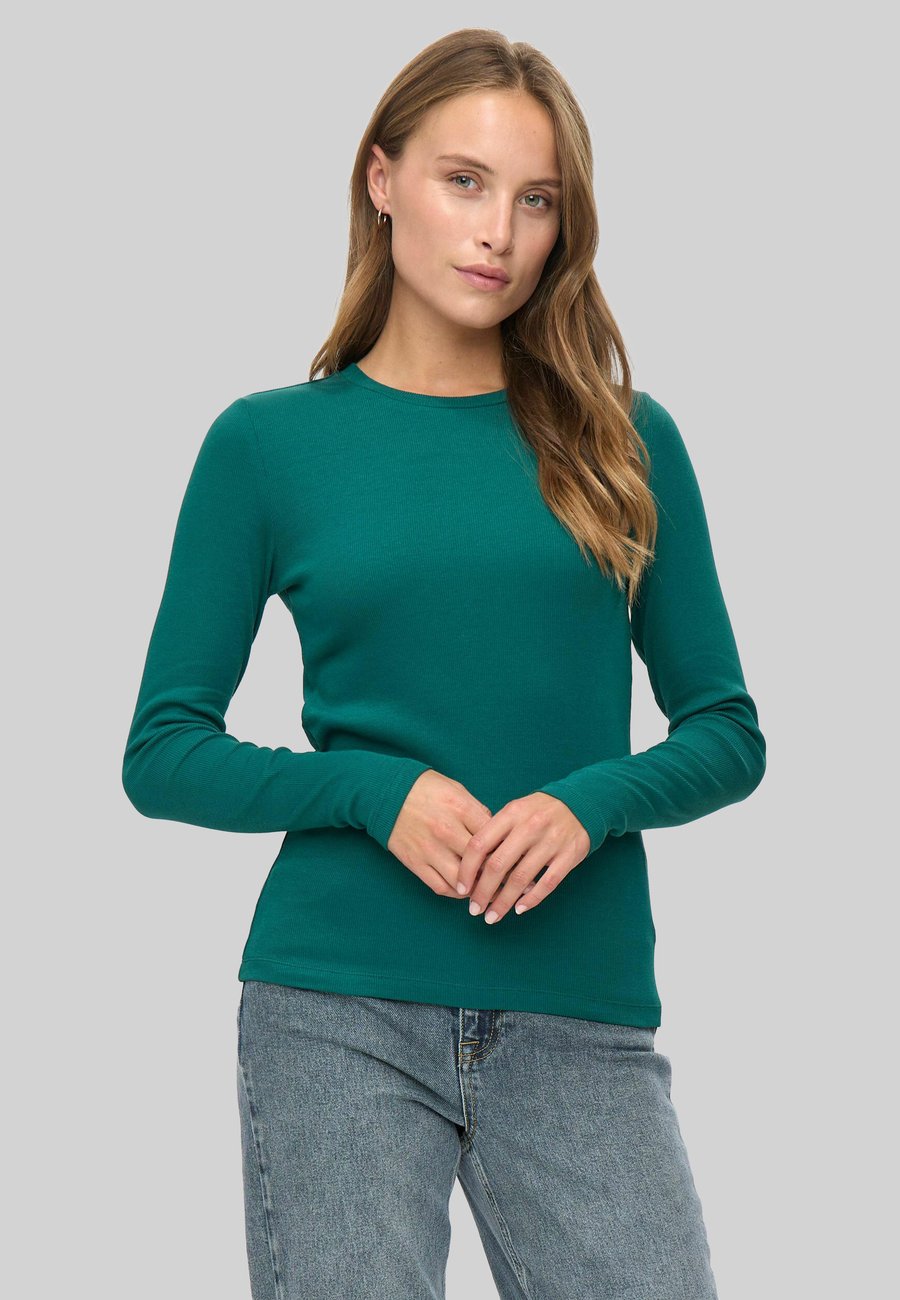 Топ Nümph NURILEY LS, Rain Forest/Green
Топ Nümph NURILEY LS, Rain Forest/Green