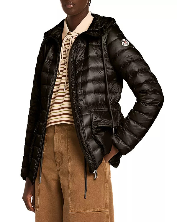 Короткая парка Жасмин Moncler, черный
Короткая парка Жасмин Moncler, черный