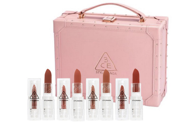 Набор помад с матовым покрытием, легко растушевывается, 3,5 г*4 3CE
Набор помад с матовым покрытием, легко растушевывается, 3,5 г*4 3CE