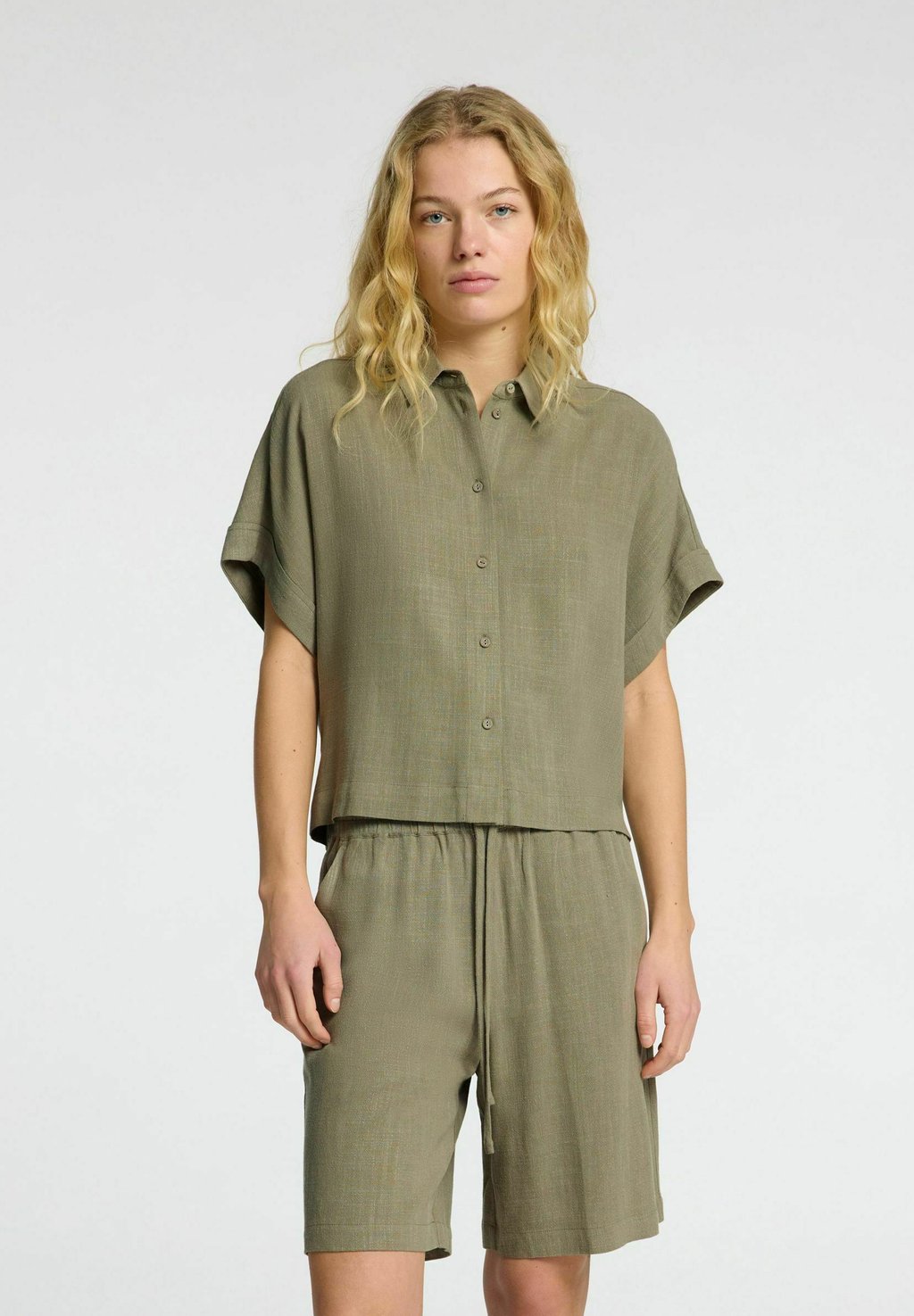 Рубашка SLFVIVA NOOS Selected Femme, оливковый
Рубашка SLFVIVA NOOS Selected Femme, оливковый