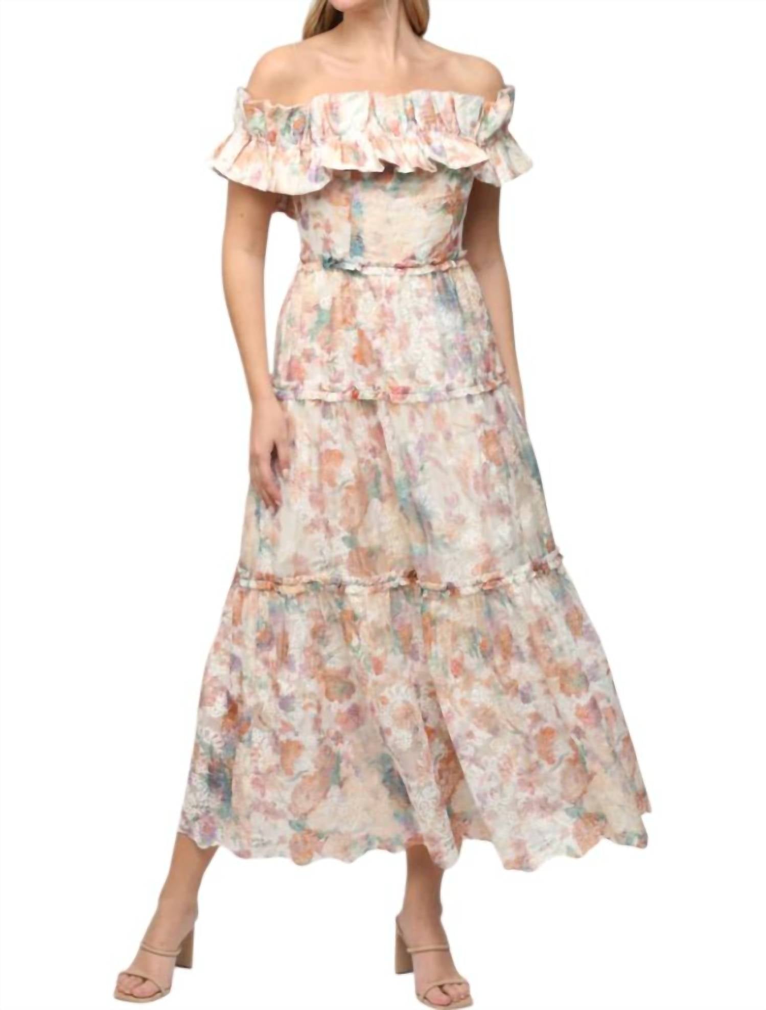 Многоярусное платье макси кремового цвета FATE
Многоярусное платье макси кремового цвета FATE