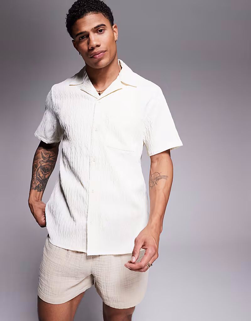 Фактурная пляжная рубашка South Beach с короткими рукавами кремового цвета
Фактурная пляжная рубашка South Beach с короткими рукавами кремового цвета