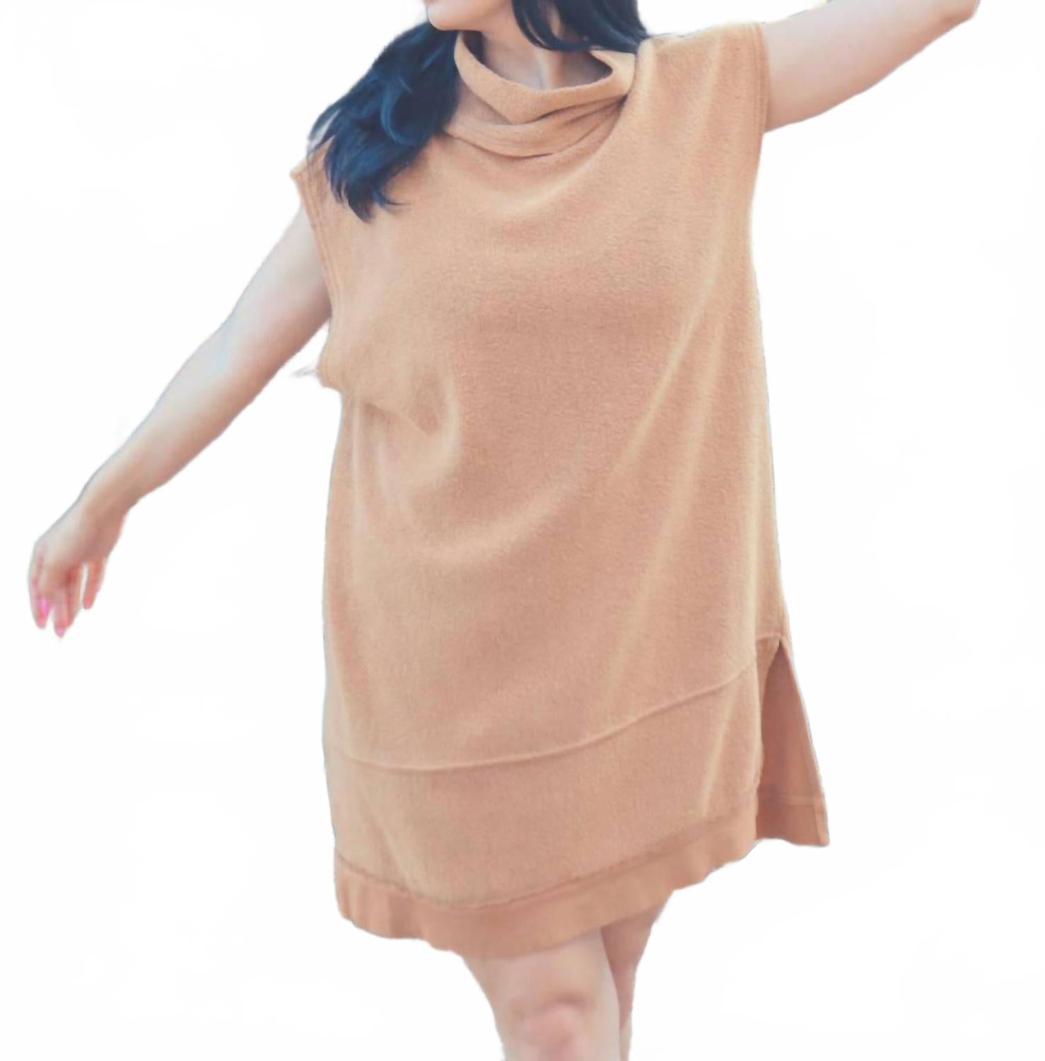 Реверсивное плюшевое платье седло People of Leisure, Saddle
Реверсивное плюшевое платье седло People of Leisure, Saddle