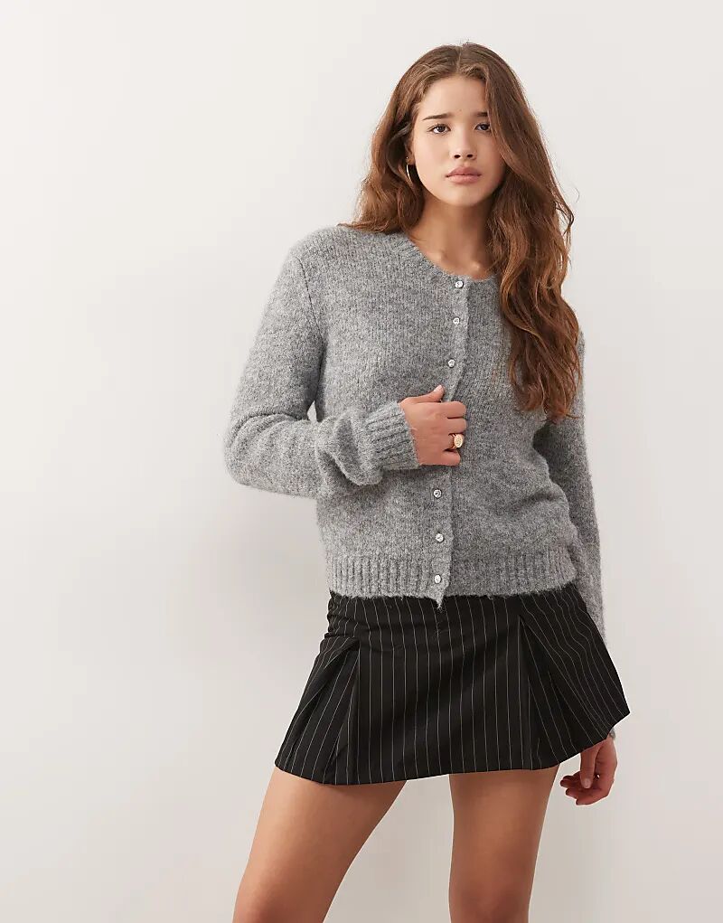 Юбка-шорты Reclaimed Vintage в тонкую черную полоску
Юбка-шорты Reclaimed Vintage в тонкую черную полоску