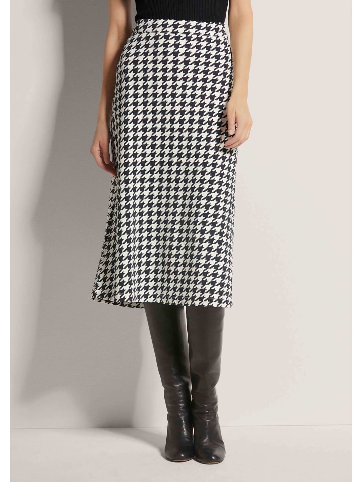 MADELEINE Длинная юбка в клетку «гусиная лапка» черного/бежевого цвета
MADELEINE Длинная юбка в клетку «гусиная лапка» черного/бежевого цвета