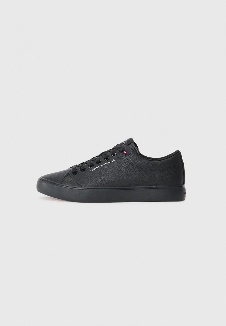 Кроссовки Tommy Hilfiger VULC LOW, Black
Кроссовки Tommy Hilfiger VULC LOW, Black