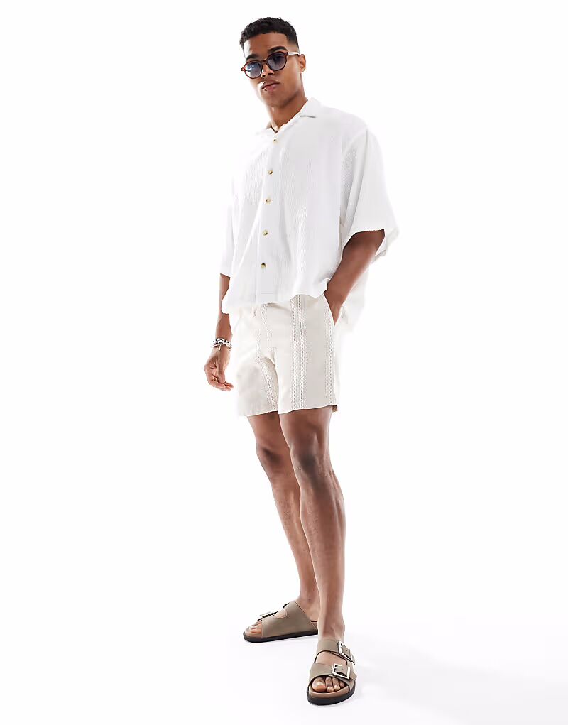 Хлопок на текстурированной ткани, шорты из натурального плетения Cotton:On
Хлопок на текстурированной ткани, шорты из натурального плетения Cotton:On