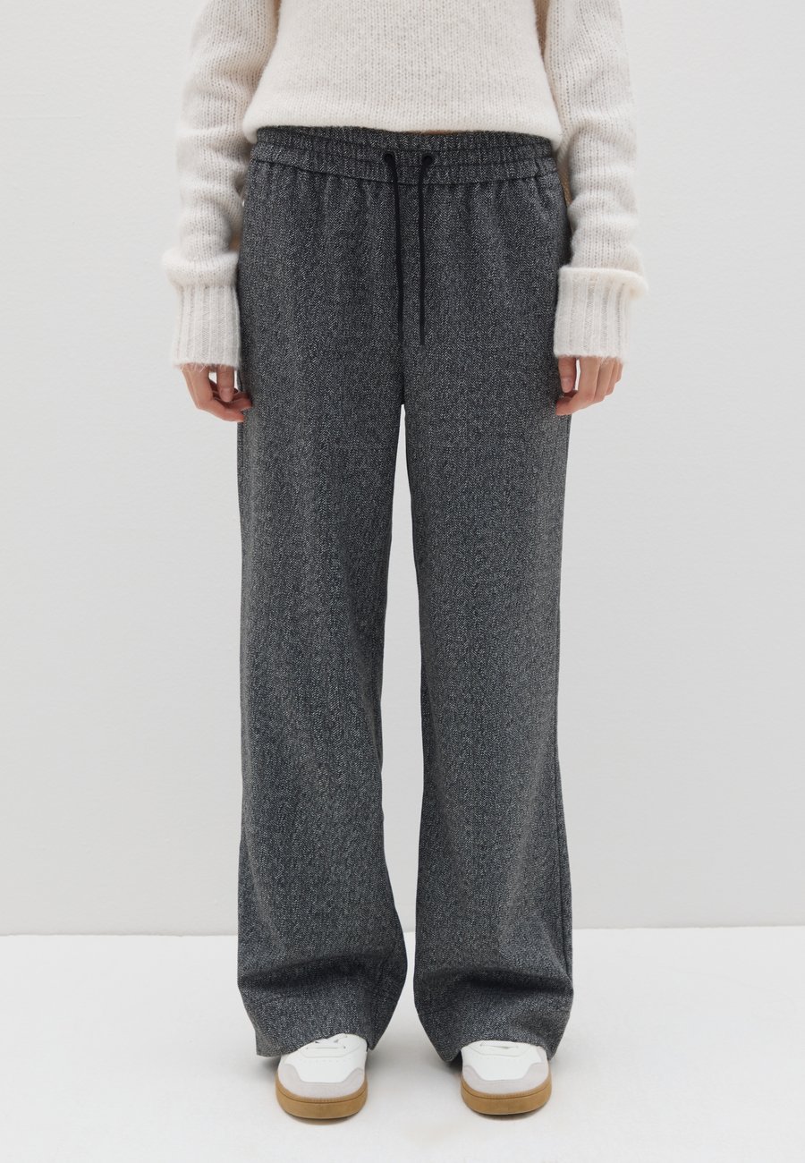 Брюки B.ANGEL REGULAR FIT , Grey Black/Grey
Брюки B.ANGEL REGULAR FIT , Grey Black/Grey