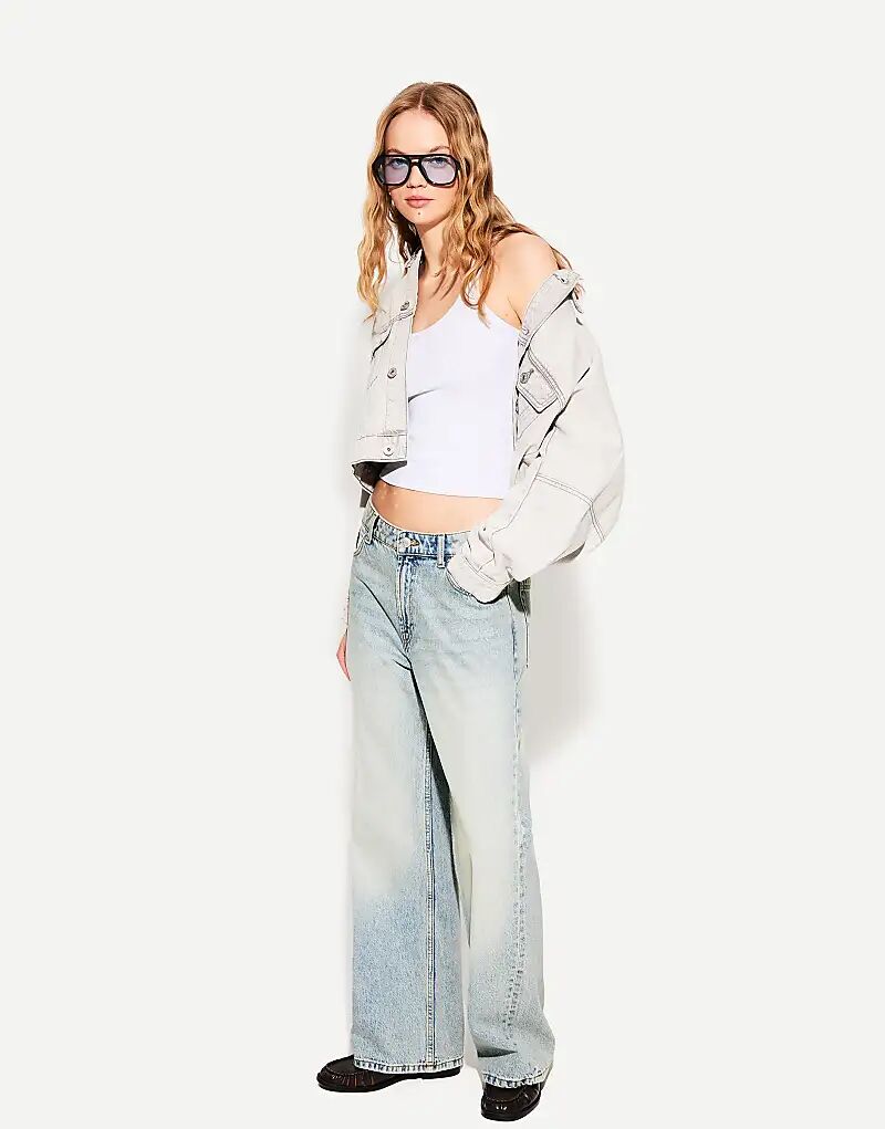 Мешковатые джинсы Bershka светло-синего цвета
Мешковатые джинсы Bershka светло-синего цвета