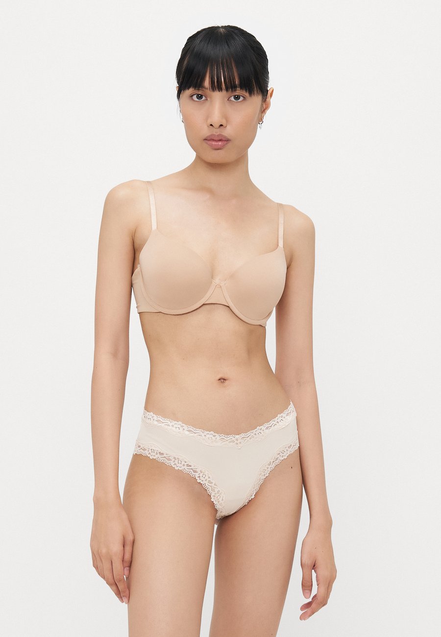 Брифы ONLY ONLTRACY CUT CHEEKY BRIEF 3 PACK, Peach Taffy /Taupe
Брифы ONLY ONLTRACY CUT CHEEKY BRIEF 3 PACK, Peach Taffy /Taupe