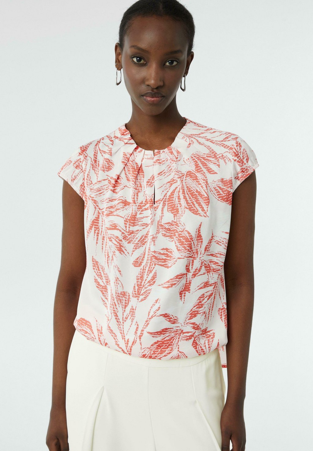 Блуза GEMUSTERTE MIT RAFFUNG comma, светло-розовый
Блуза GEMUSTERTE MIT RAFFUNG comma, светло-розовый