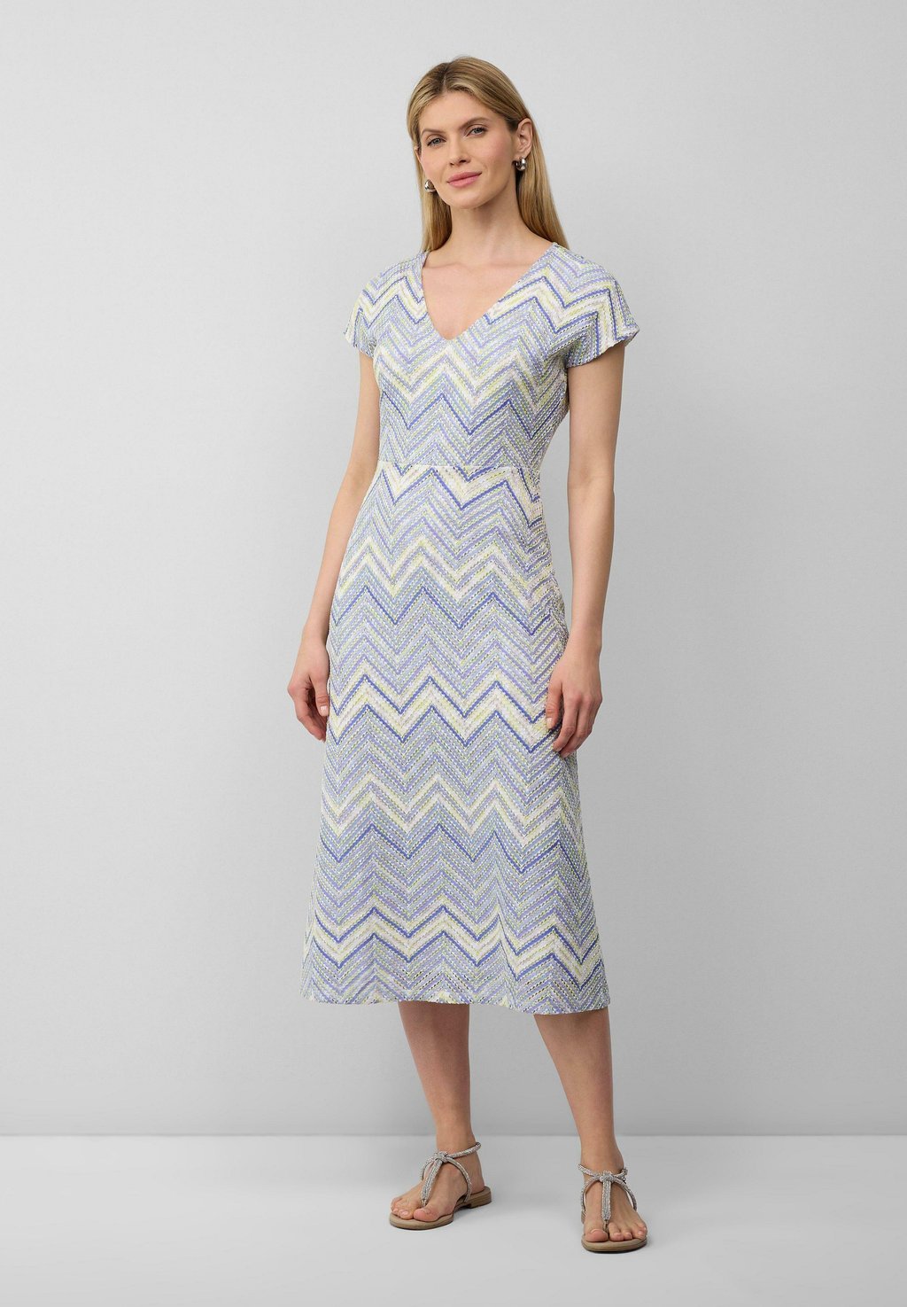 Платье-джемпер s.Oliver BLACK LABEL, светло-голубой
Платье-джемпер s.Oliver BLACK LABEL, светло-голубой