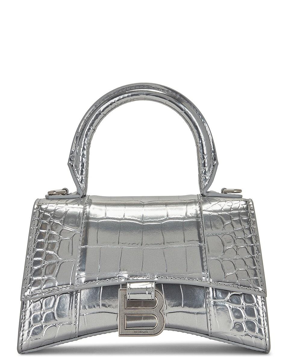 Сумка кросс-боди Balenciaga XS Hourglass Top Handle, серебряный, Серебристый, Сумка кросс-боди Balenciaga XS Hourglass Top Handle, серебряный
Сумка кросс-боди Balenciaga XS Hourglass Top Handle, серебряный, Серебристый, Сумка кросс-боди Balenciaga XS Hourglass Top Handle, серебряный