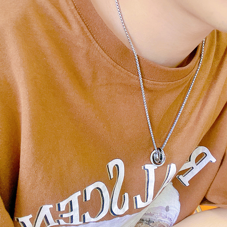 OWO Титановое стальное ожерелье мужское серебристое
OWO Титановое стальное ожерелье мужское серебристое