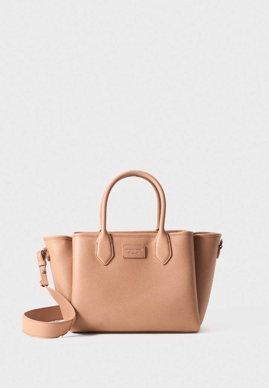 Сумка Emporio Armani SHOPPING BAG, Nocciola/Taupe/Light Brown
Сумка Emporio Armani SHOPPING BAG, Nocciola/Taupe/Light Brown
