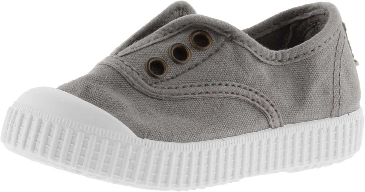 Женские кеды Victoria английского бренда с тонированным носком из канвы и шнуровкой, серый
Женские кеды Victoria английского бренда с тонированным носком из канвы и шнуровкой, серый