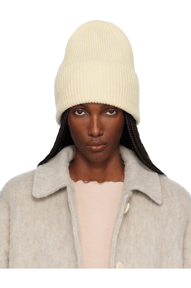 Baserange Шапка Off White
Baserange Шапка Off White