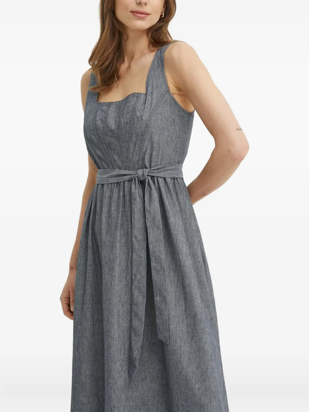 Платье миди с квадратным вырезом и поясом на талии Dkny, серый
Платье миди с квадратным вырезом и поясом на талии Dkny, серый