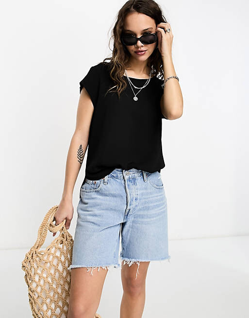 Черная блузка только на молнии сзади
Черная блузка только на молнии сзади