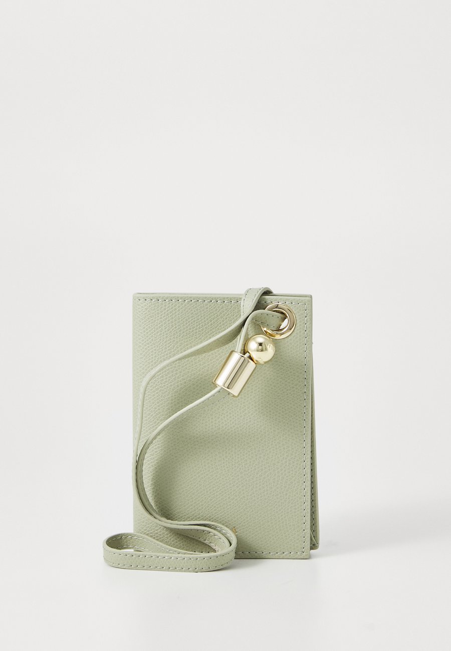 Кошелек Furla LAURA EXTRACTABLE CARD CASE , Light Salvia/Light Green
Кошелек Furla LAURA EXTRACTABLE CARD CASE , Light Salvia/Light Green