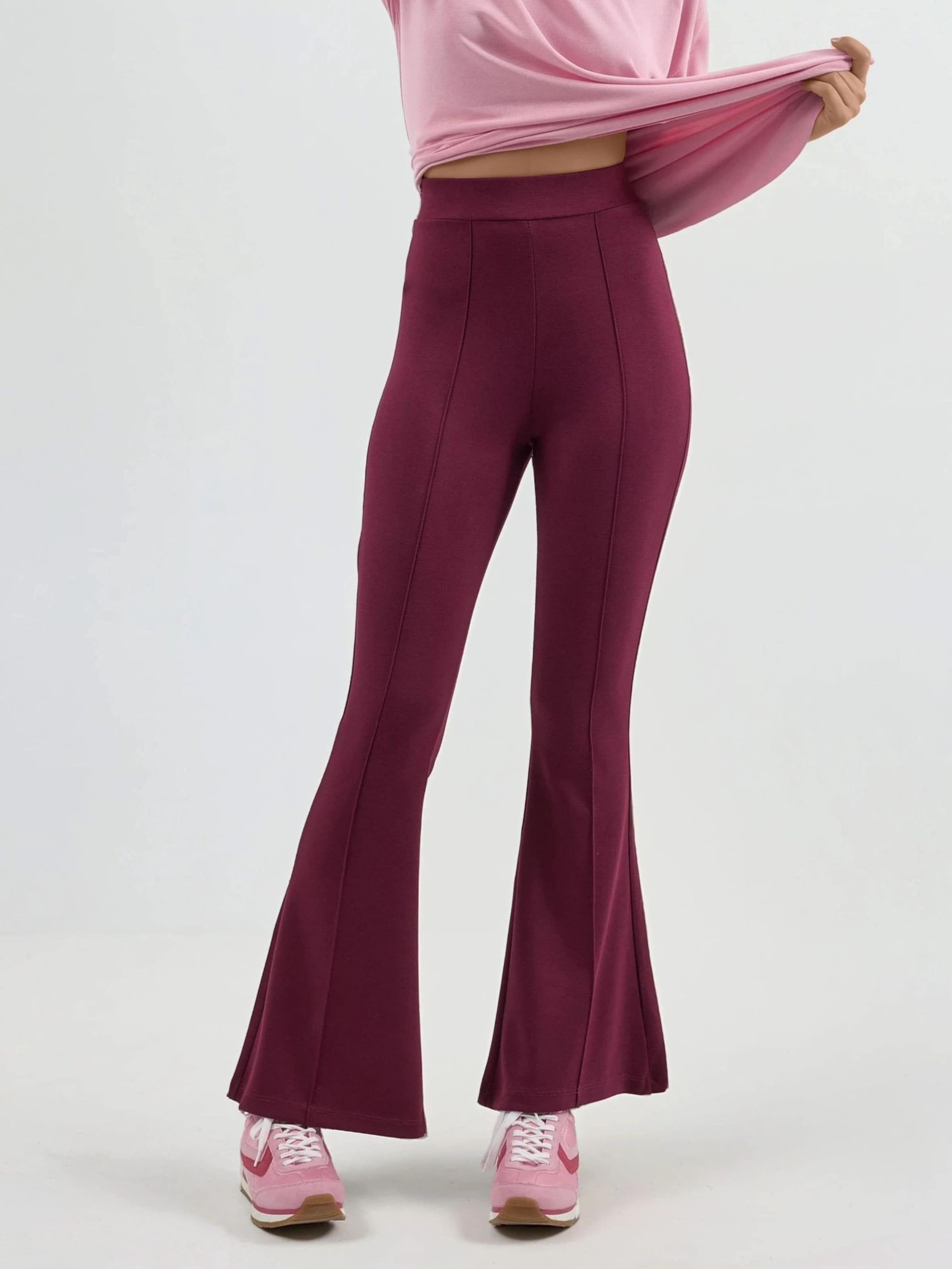 Hiccup Брюки-клеш бордового цвета
Hiccup Брюки-клеш бордового цвета